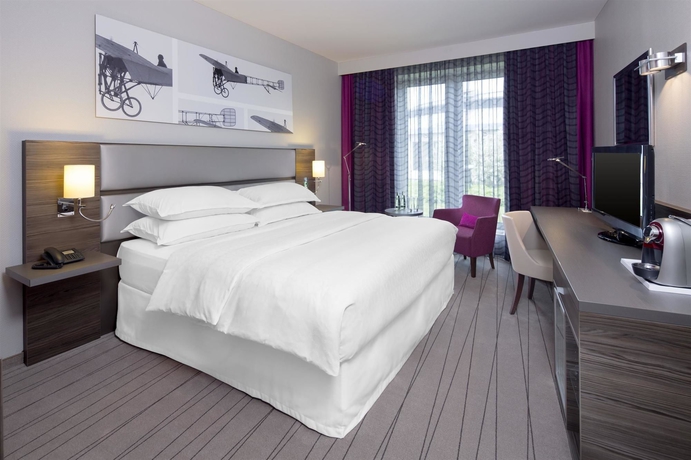 Imagen de la habitación del Hotel Sheraton Duesseldorf Airport. Foto 11
