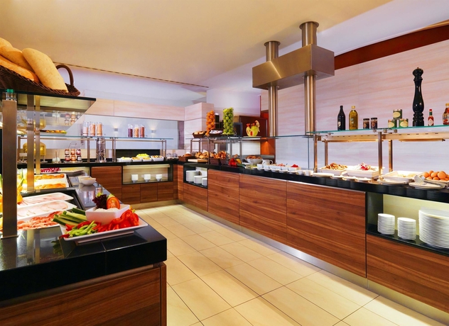 Imagen del bar/restaurante del Hotel Sheraton Duesseldorf Airport. Foto 5