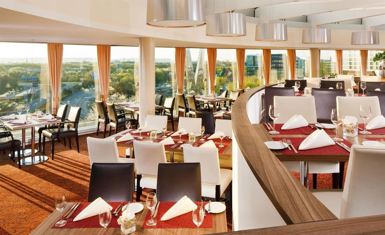 Imagen del bar/restaurante del Hotel Sheraton Duesseldorf Airport. Foto 6