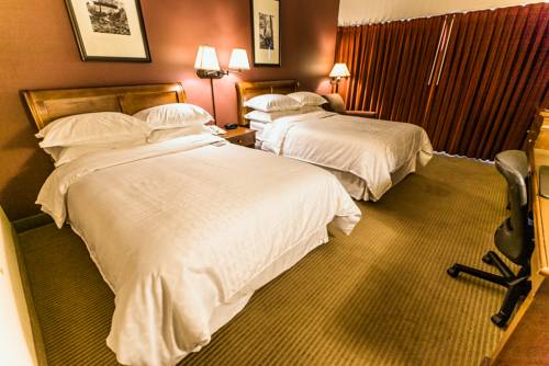 Imagen de la habitación del Hotel Sheraton Eatontown. Foto 4