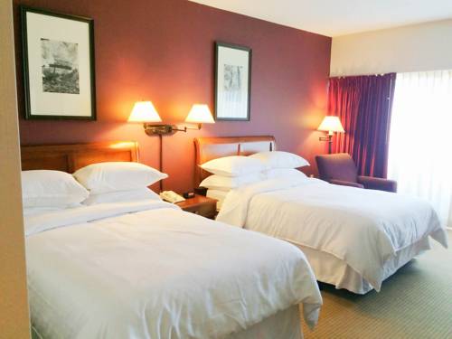 Imagen de la habitación del Hotel Sheraton Eatontown. Foto 11