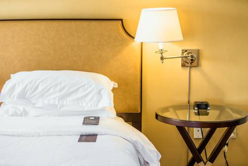 Imagen de la habitación del Hotel Sheraton Eatontown. Foto 14