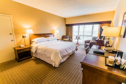 Imagen de la habitación del Hotel Sheraton Eatontown. Foto 16