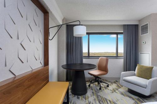 Imagen de la habitación del Hotel Sheraton Edison. Foto 19