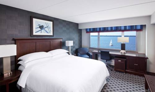 Imagen de la habitación del Hotel Sheraton Erie Bayfront. Foto 2