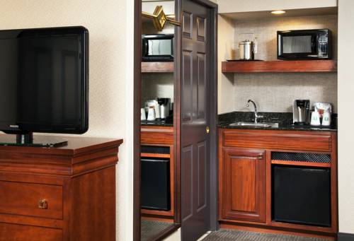 Imagen de la habitación del Hotel Sheraton Fairplex and Conference Center. Foto 7