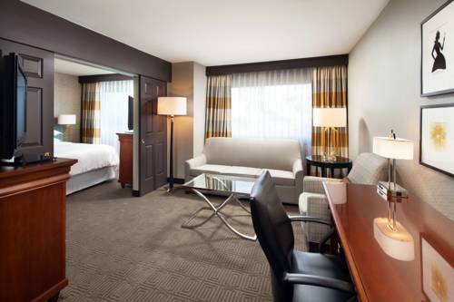 Imagen de la habitación del Hotel Sheraton Fairplex and Conference Center. Foto 9