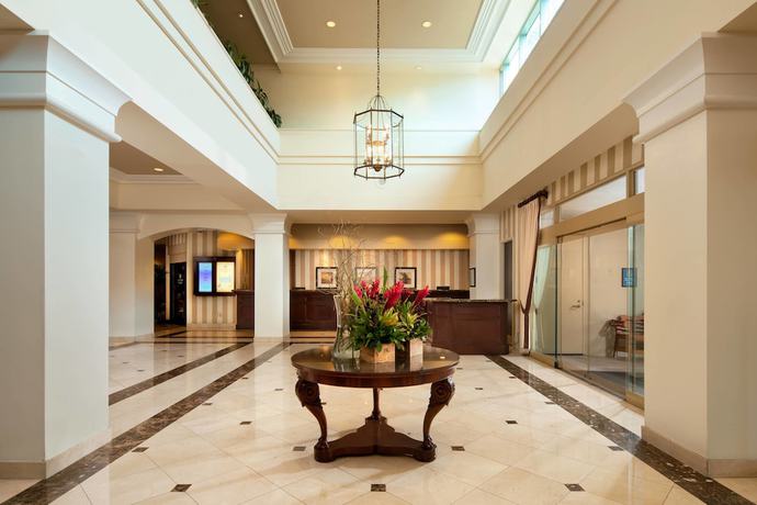 Imagen de los interiores del Hotel Sheraton Fairplex and Conference Center. Foto 12