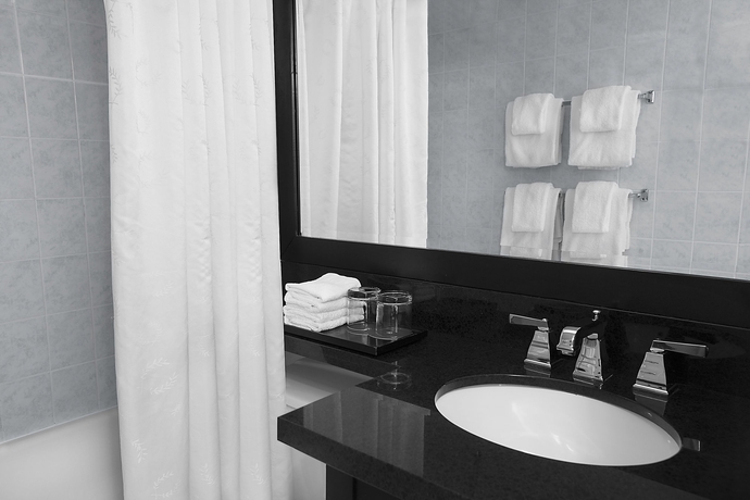 Imagen de la habitación del Hotel Sheraton Fallsview. Foto 1