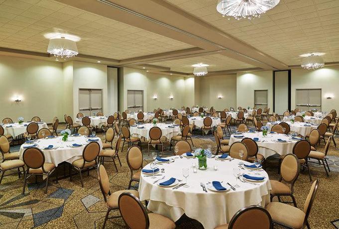 Imagen del bar/restaurante del Hotel Sheraton Fort Worth Downtown. Foto 2