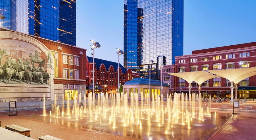 Imagen de los exteriores del Hotel Sheraton Fort Worth Downtown. Foto 6