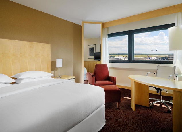 Imagen de la habitación del Hotel Sheraton Frankfurt Airport and Conference Center. Foto 11