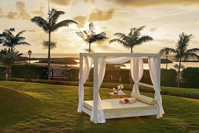 Imagen de los exteriores del Hotel Sheraton Fuerteventura Beach, Golf and Spa Resort. Foto 12