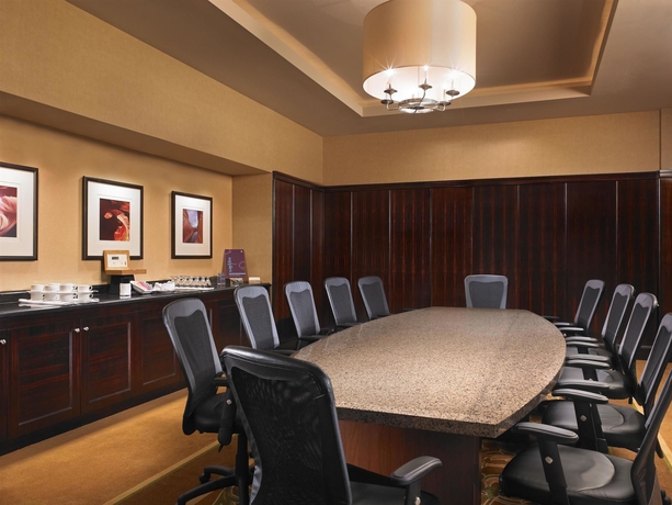 Imagen de los interiores del Hotel Sheraton Garden Grove Anaheim South. Foto 11