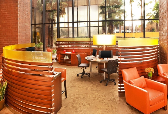 Imagen de los interiores del Hotel Sheraton Gateway. Foto 10