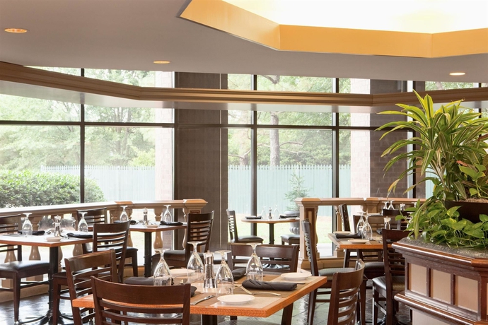 Imagen del bar/restaurante del Hotel Sheraton Gateway. Foto 9