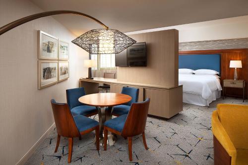 Imagen de la habitación del Hotel Sheraton Gateway Los Angeles. Foto 17