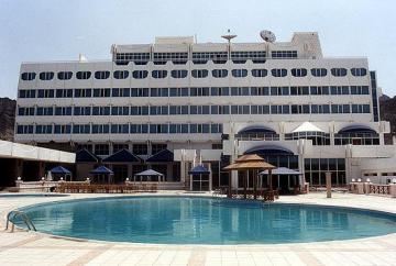 Imagen de los exteriores del Hotel Sheraton Gold Mohur. Foto 1