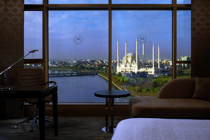 Imagen de la habitación del Hotel Sheraton Grand Adana. Foto 9