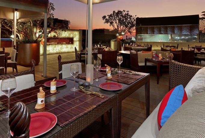 Imagen del bar/restaurante del Hotel Sheraton Grand Bangalore At Brigade Gateway. Foto 6