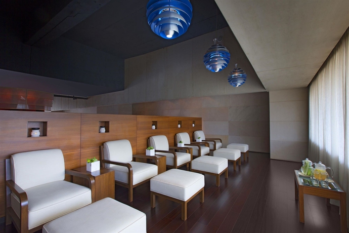 Imagen de la piscina del Hotel Sheraton Grand Bangalore At Brigade Gateway. Foto 11