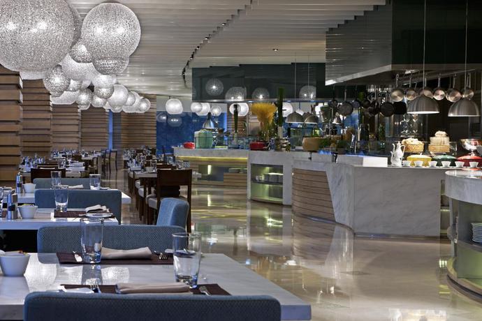 Imagen del bar/restaurante del Hotel Sheraton Grand Beijing Dongcheng. Foto 3