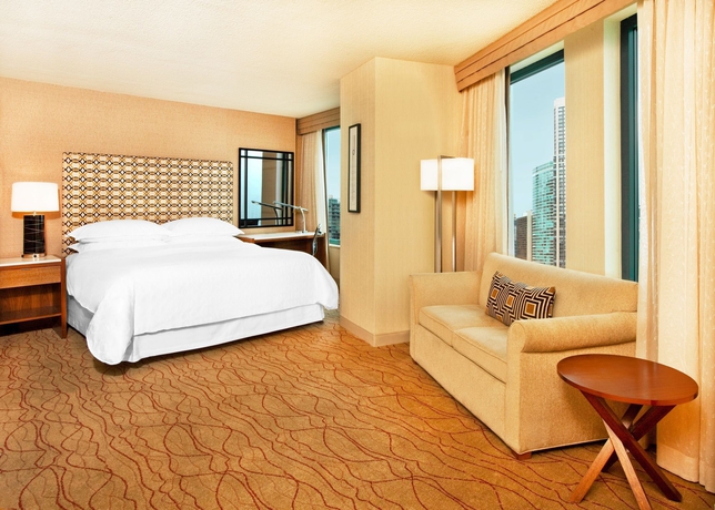 Imagen de la habitación del Hotel Sheraton Grand Chicago. Foto 3