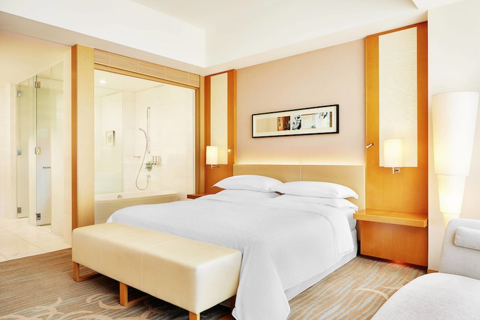 Imagen de la habitación del Hotel Sheraton Grand Hiroshima. Foto 10