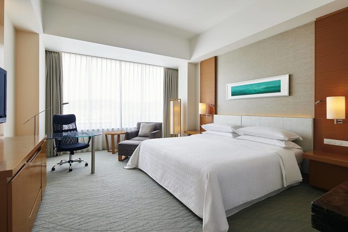 Imagen de la habitación del Hotel Sheraton Grand Hiroshima. Foto 11