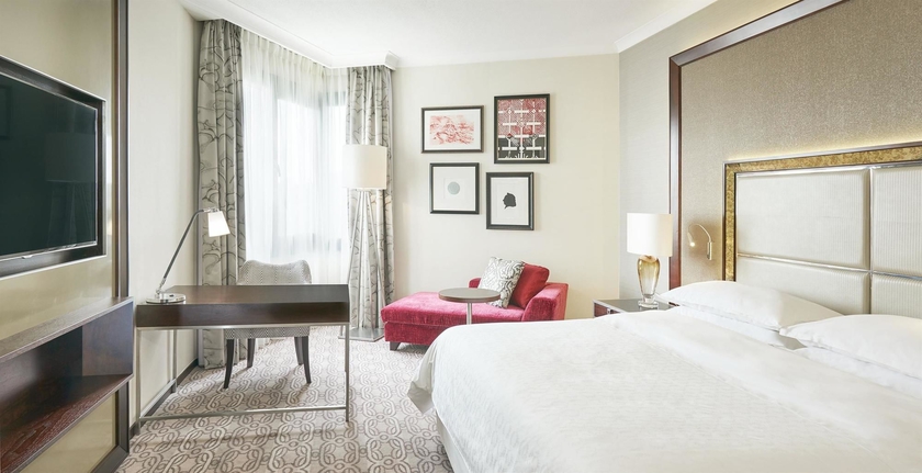 Imagen de la habitación del Hotel Sheraton Grand Krakow. Foto 4