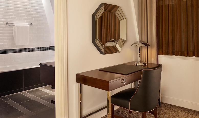 Imagen de los interiores del Hotel Sheraton Grand London Park Lane. Foto 11