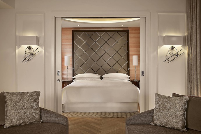 Imagen de la habitación del Hotel Sheraton Grand London Park Lane. Foto 7