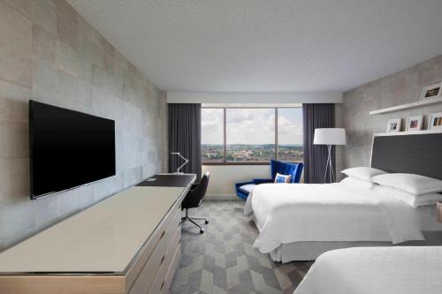 Imagen de la habitación del Hotel Sheraton Grand Nashville Downtown. Foto 19
