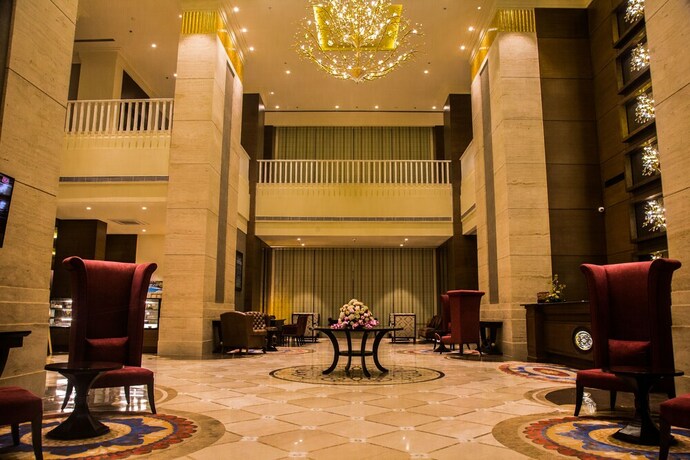 Imagen del bar/restaurante del Hotel Sheraton Grand Palace Indore. Foto 3