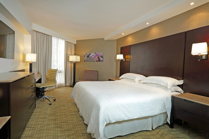 Imagen de la habitación del Hotel Sheraton Grand Panama. Foto 4