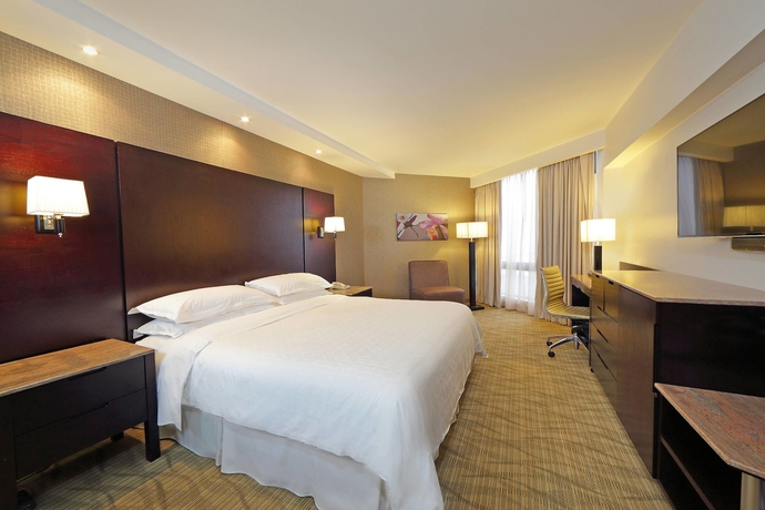 Imagen de la habitación del Hotel Sheraton Grand Panama. Foto 5