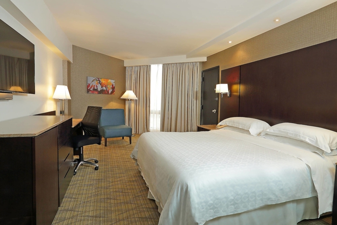 Imagen de la habitación del Hotel Sheraton Grand Panama. Foto 7