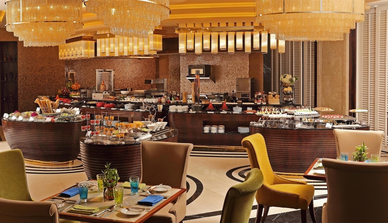 Imagen del bar/restaurante del Hotel Sheraton Grand Pune Bund Garden. Foto 4