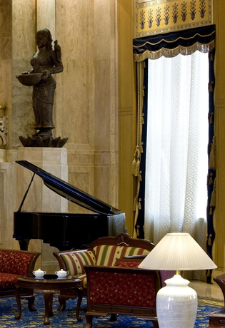 Imagen de los interiores del Hotel Sheraton Grand Pune Bund Garden. Foto 9
