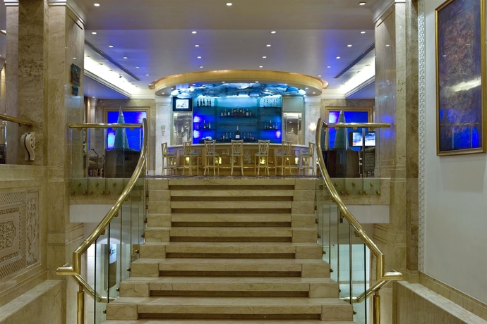 Imagen de los interiores del Hotel Sheraton Grand Pune Bund Garden. Foto 12