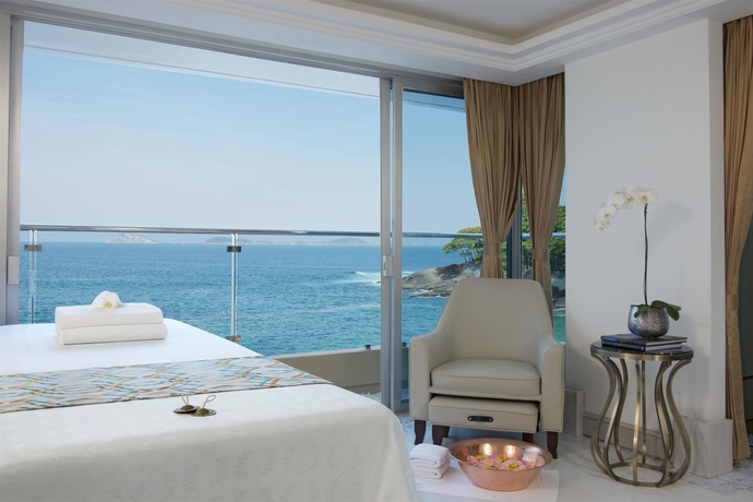 Imagen de la piscina del Hotel Sheraton Grand Rio and Resort. Foto 16