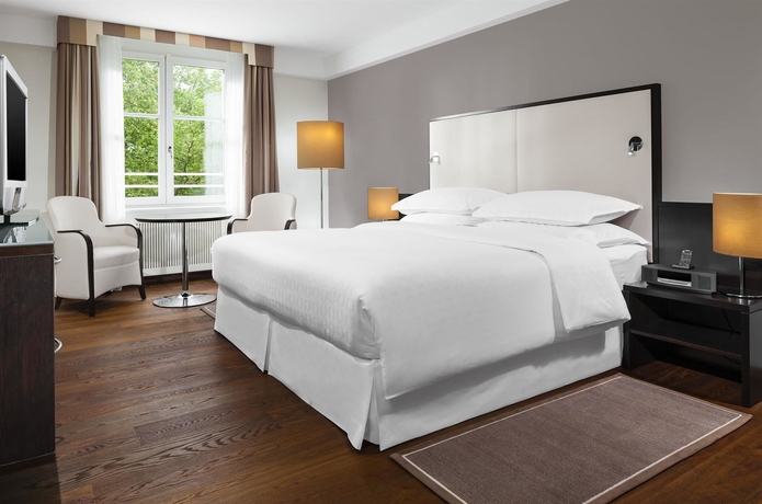 Imagen de la habitación del Hotel Sheraton Grand Salzburg. Foto 3