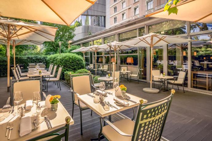 Imagen del bar/restaurante del Hotel Sheraton Grand Salzburg. Foto 4