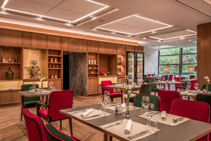 Imagen del bar/restaurante del Hotel Sheraton Grand Salzburg. Foto 5