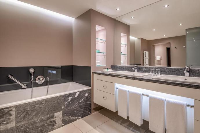 Imagen de la habitación del Hotel Sheraton Grand Salzburg. Foto 7