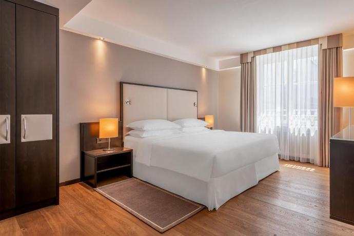 Imagen de la habitación del Hotel Sheraton Grand Salzburg. Foto 9