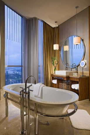 Imagen de la habitación del Hotel Sheraton Grand Shanghai Pudong and Residences. Foto 15