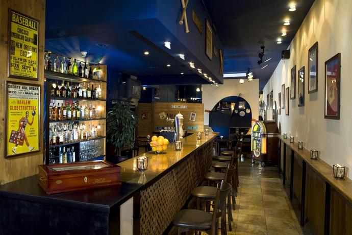 Imagen del bar/restaurante del Hotel Sheraton Grand Tbilisi Metechi Palace. Foto 3