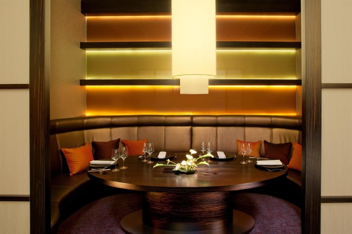 Imagen del bar/restaurante del Hotel Sheraton Grand Warsaw. Foto 3