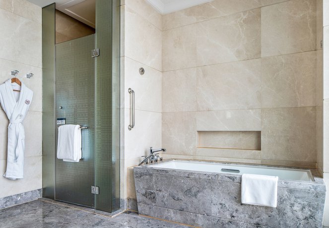 Imagen de la habitación del Hotel Sheraton Grand Wuhan Hankou. Foto 10